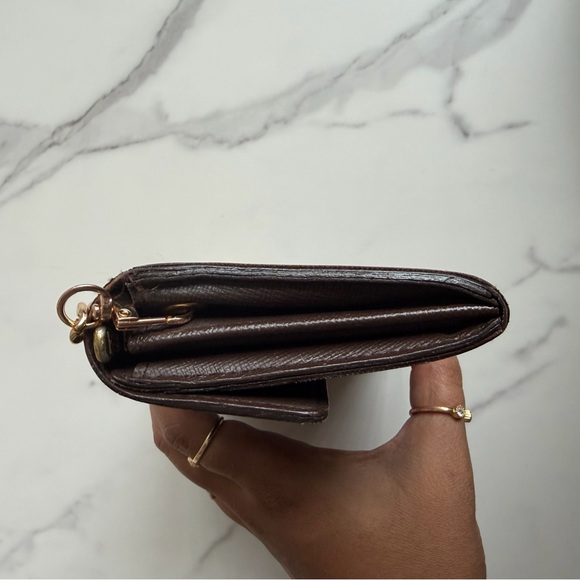 Louis Vuitton Damier Ebene Sarah wallet with strap - Picture 9 of 15